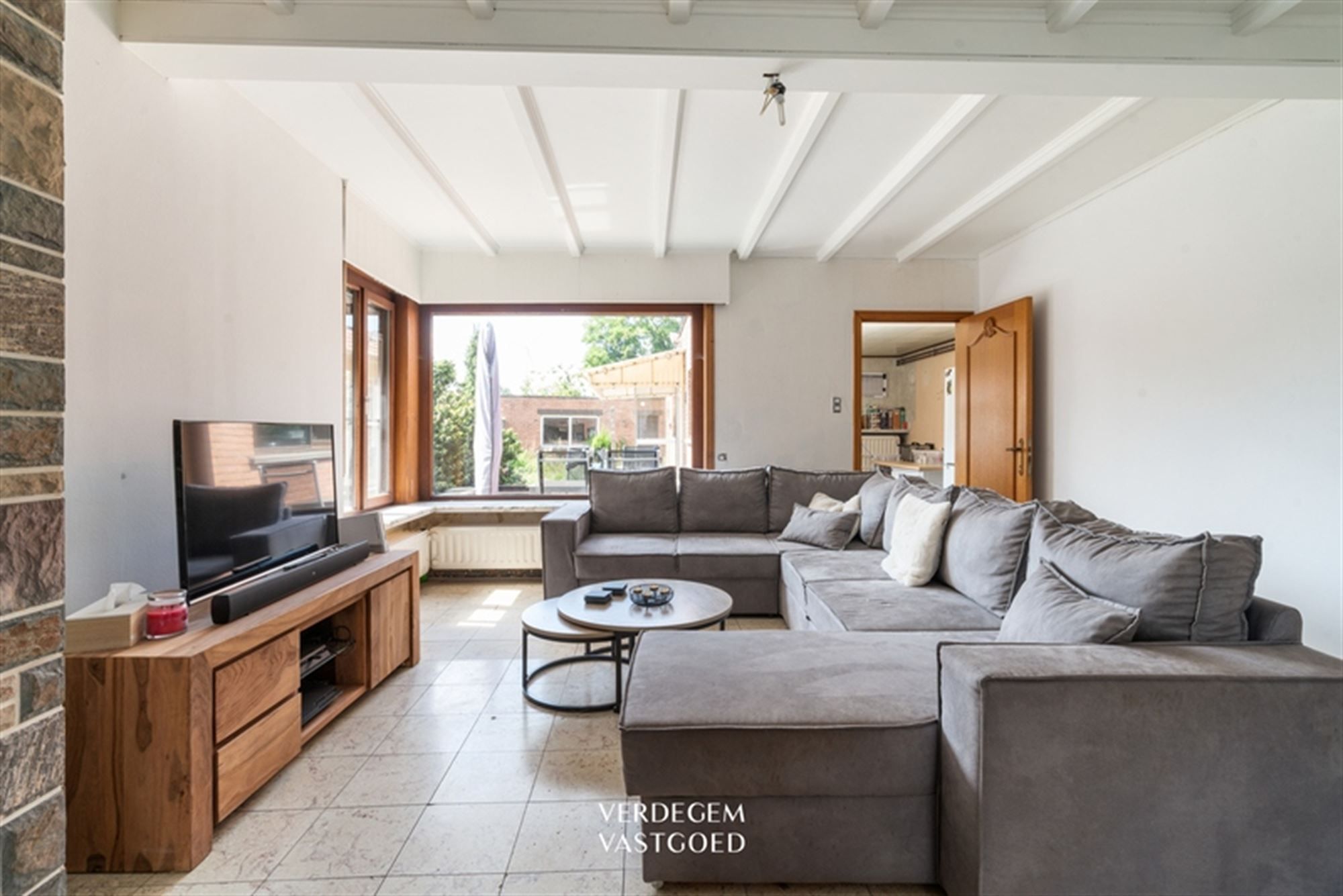 Ruim wonen in een ondernemende omgeving, tussen kanaal en nieuw groen - te renoveren foto 2