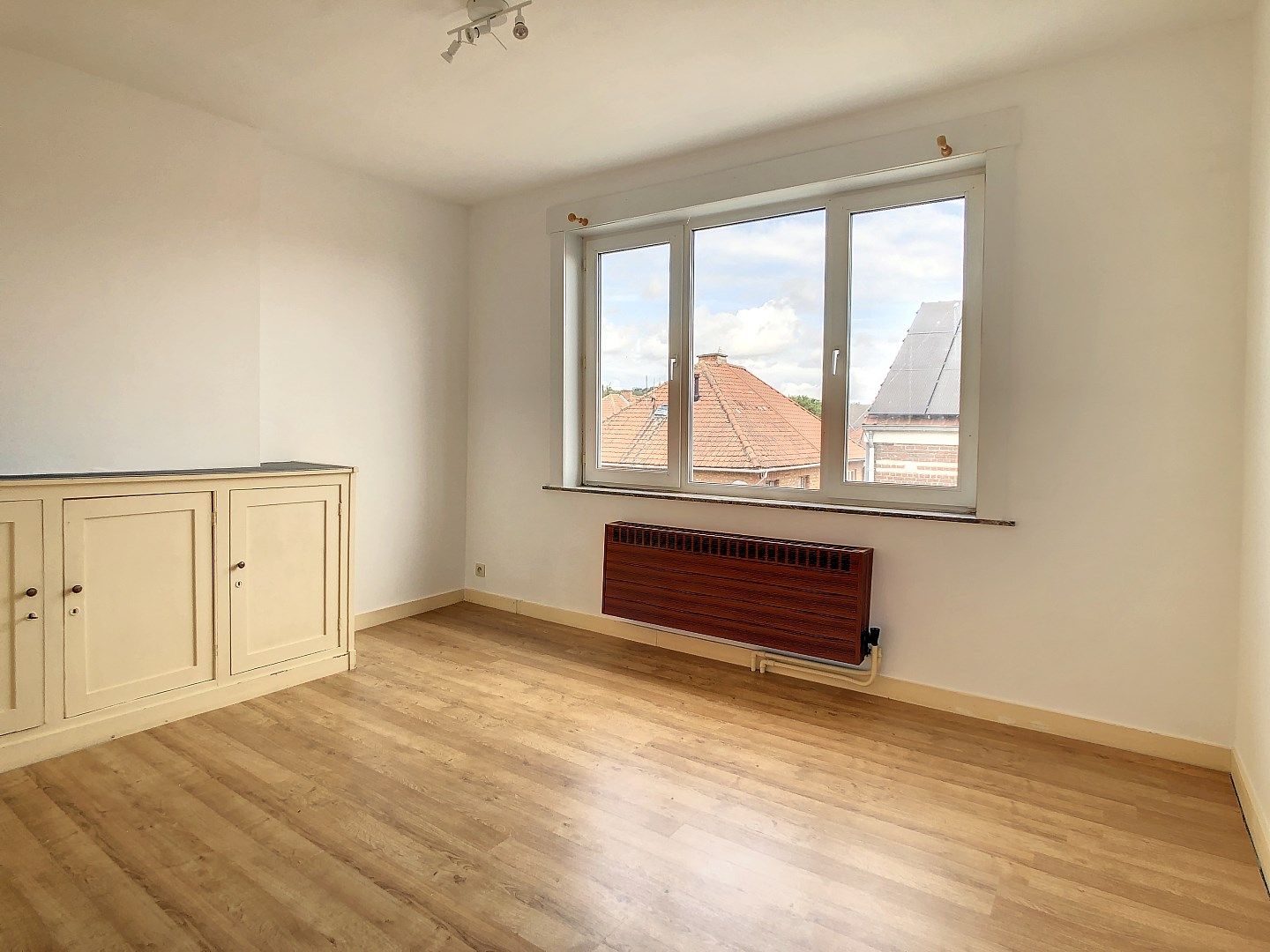 Centraal gelegen stadswoning met drie slaapkamers en aangename stadstuin – EPC 335 kWh/m² - bewoonbare oppervlakte 92 m²  foto 15