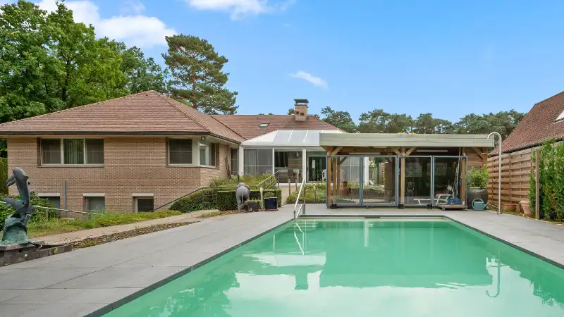 Villa van 349m² op 29a67ca met openluchtzwembad foto {{pictureIndex}}