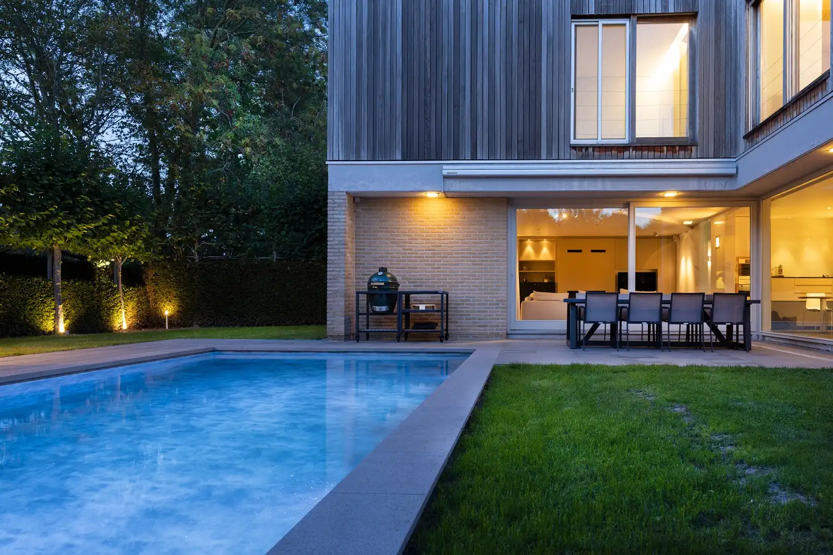 Subliem gelegen, stijlvolle woning met zwembad. foto 19