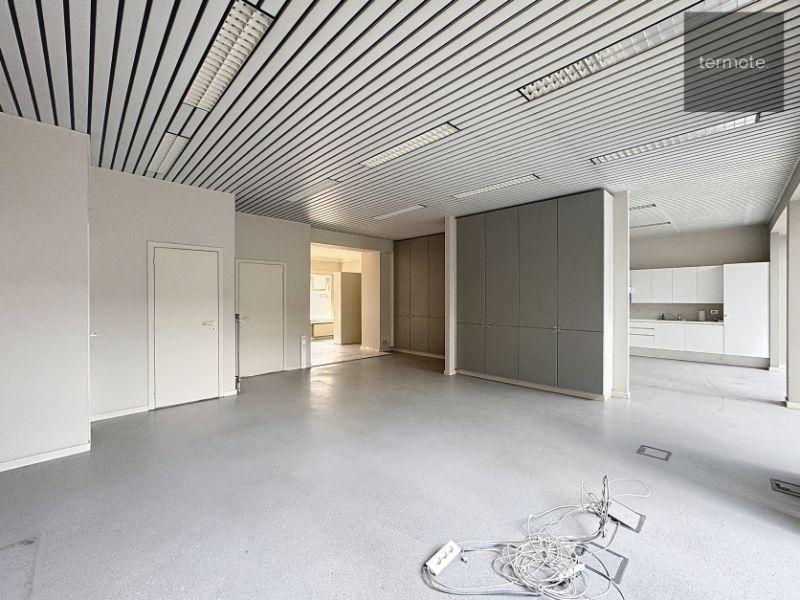 kantoor-/praktijkruimte foto 10