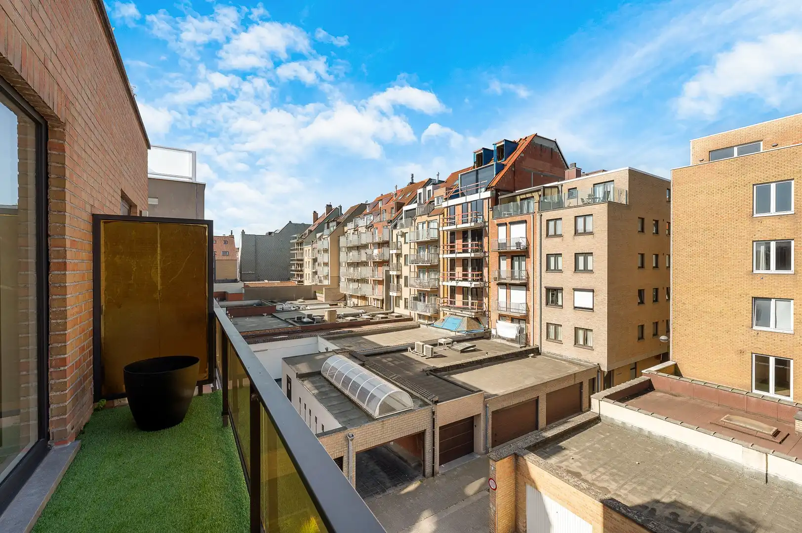 Prachtig gerenoveerd appartement nabij het centrum en de zee met open zichten. foto 21