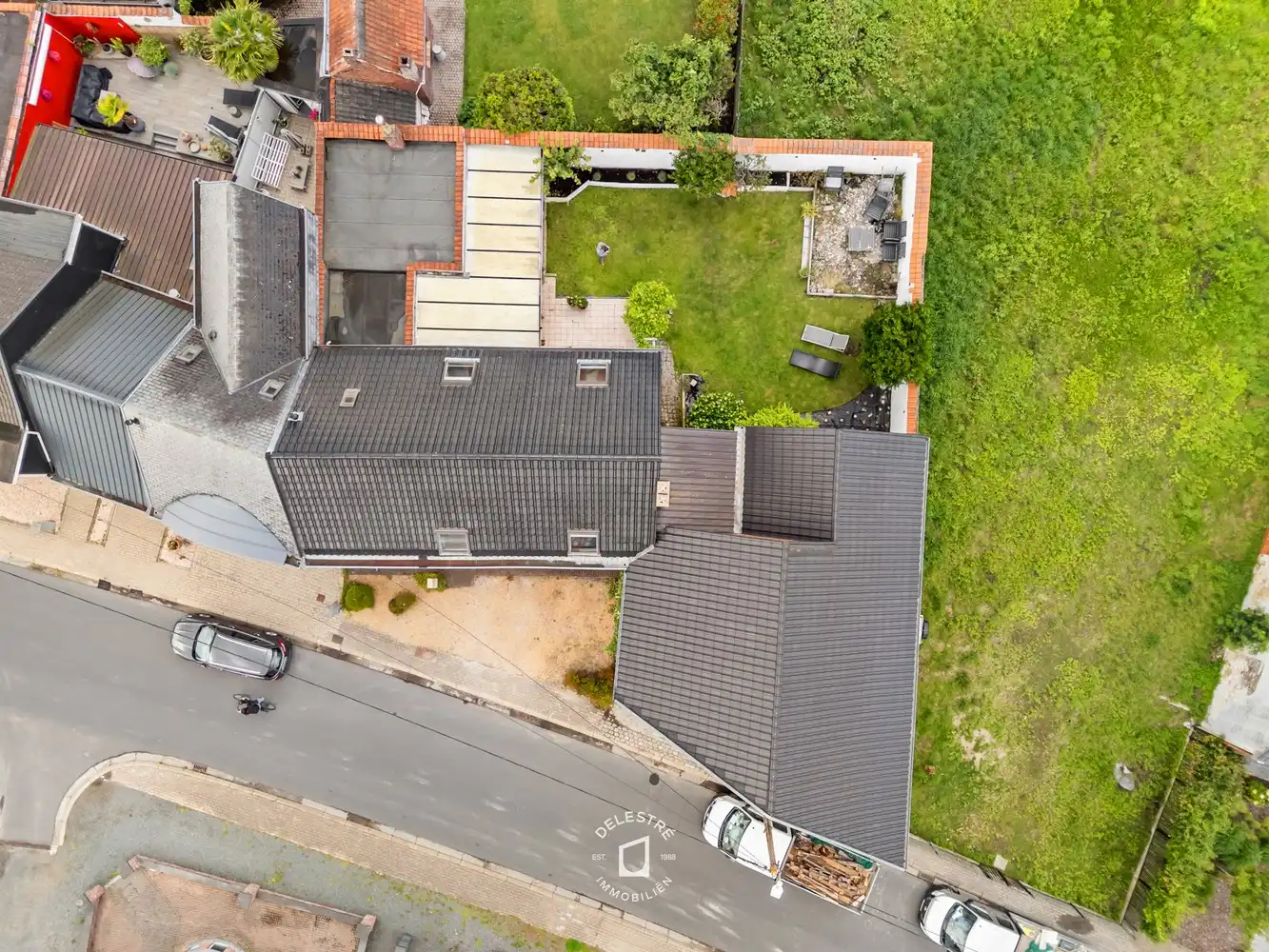 Veelzijdige woning met 3 slaapkamers, ruime bijgebouwen en werkplaats te Okegem foto 10