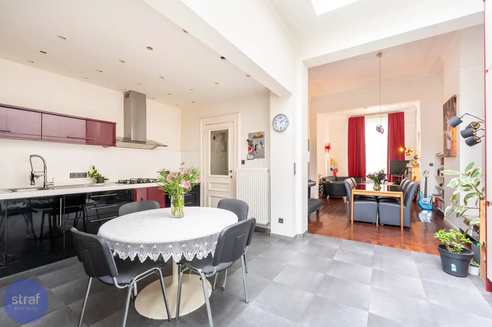 Klassevol Herenhuis (280m2) met grooote zonnige tuin foto 8