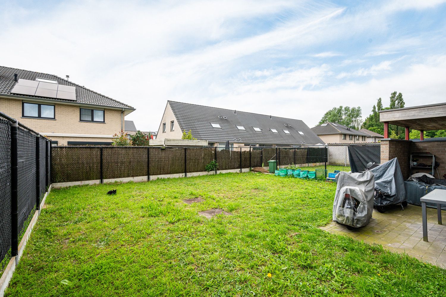 Rustig gelegen woning in één van de mooiste wijken van Eeklo! foto 9