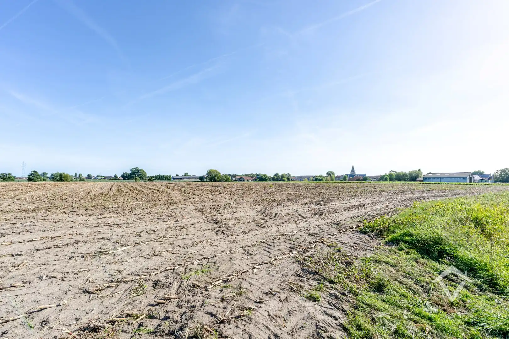 Recente energiezuinige gezinswoning op 722 m² met prachtige ligging in Vladslo foto 3