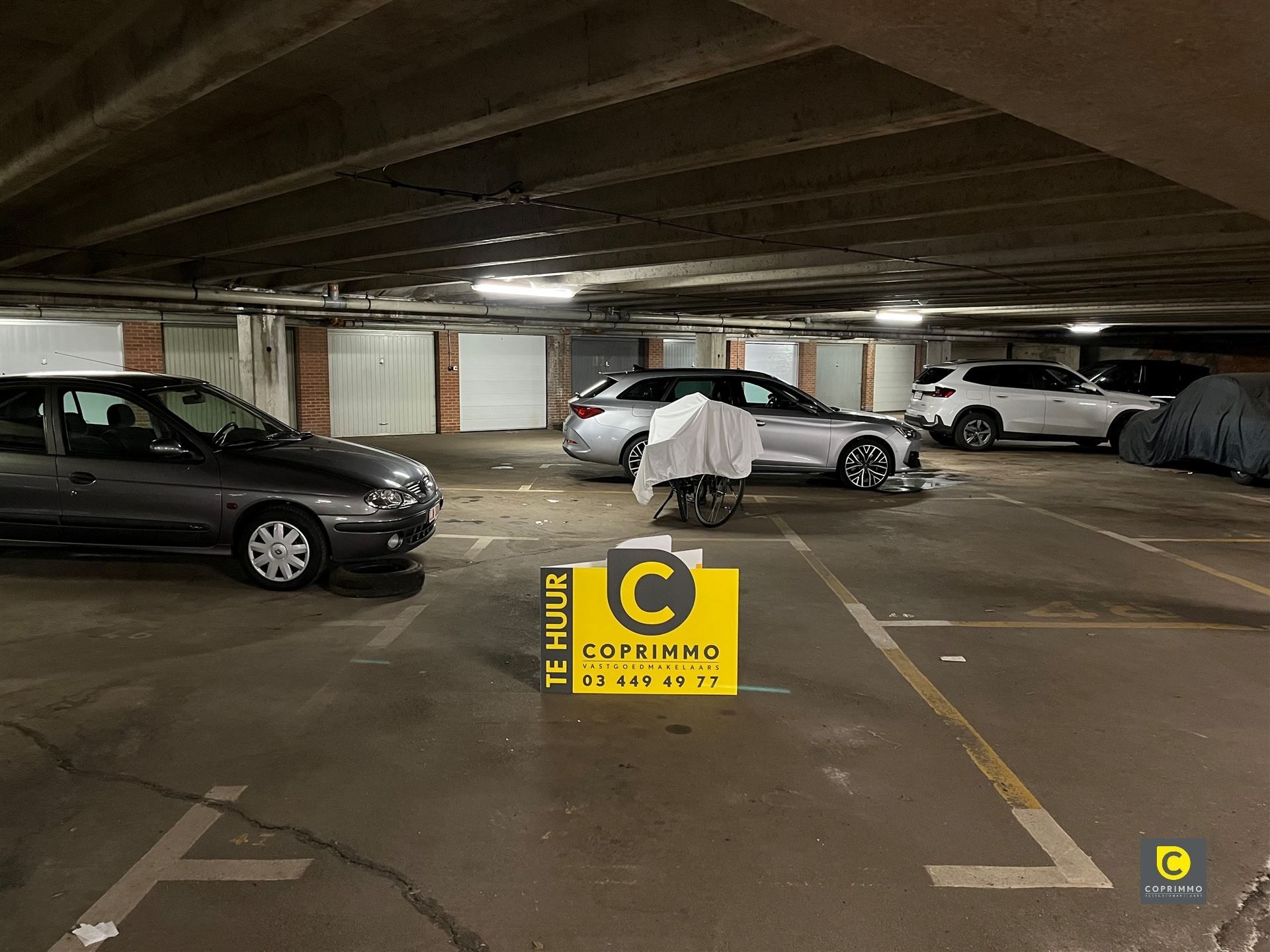 Staanplaats met centrale ligging foto {{pictureIndex}}