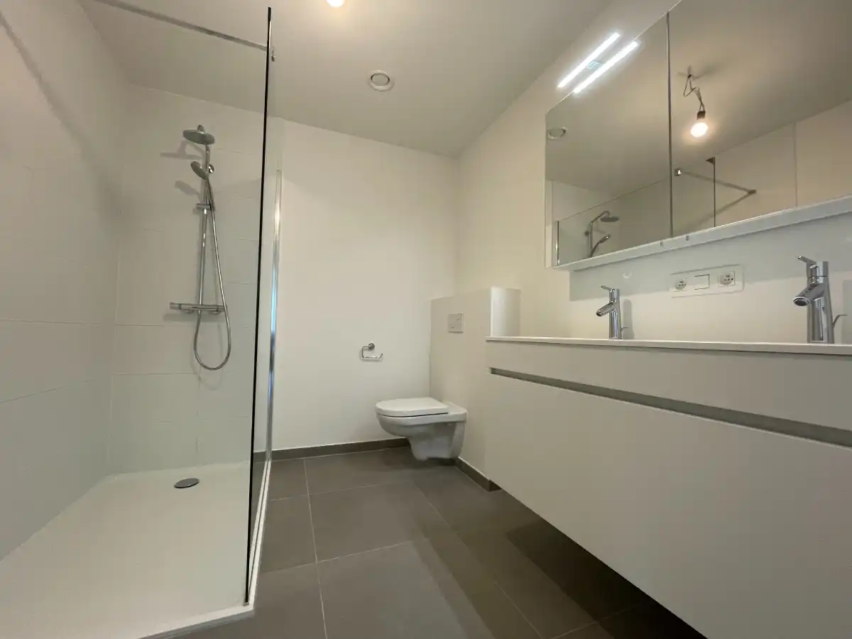 Nieuwbouw twee-slaapkamer appartement foto 36