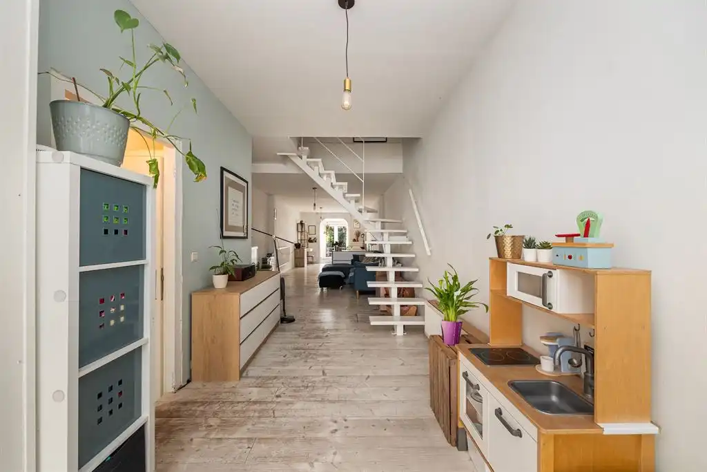 Instapklare woning met groene tuin foto 13