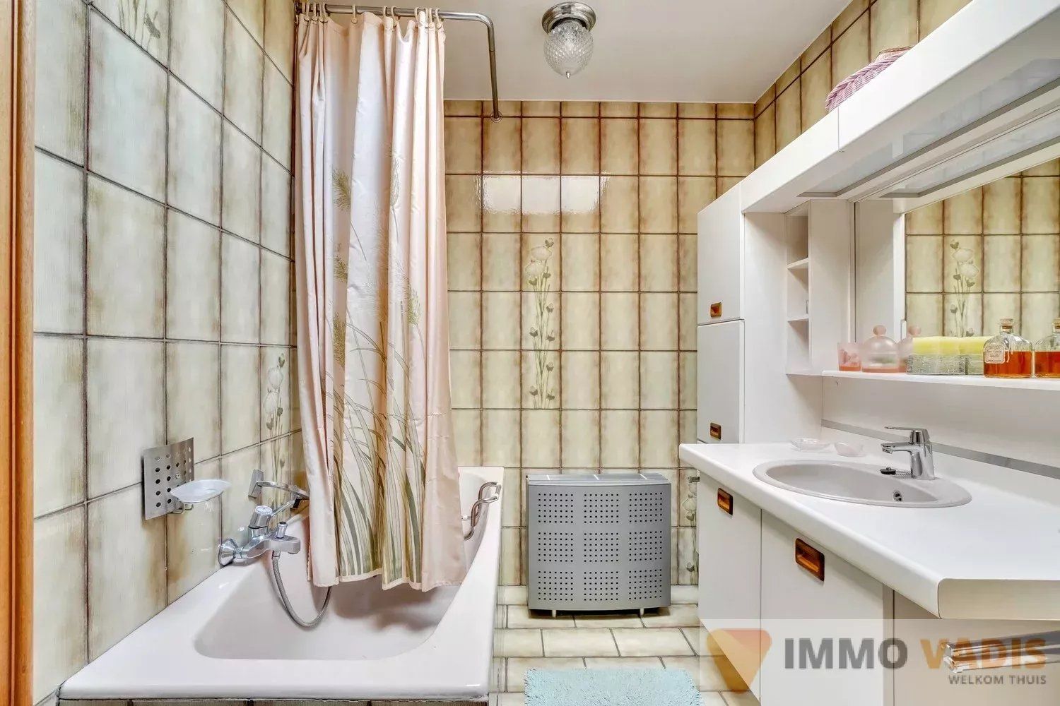 Ruime rijwoning met vier slaapkamers foto 7