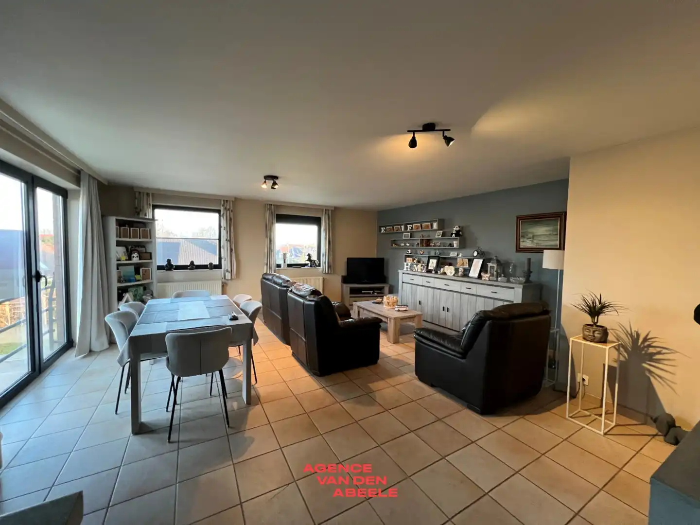 Hedendaags 2 slaapkamer appartement te Oostkamp foto 4