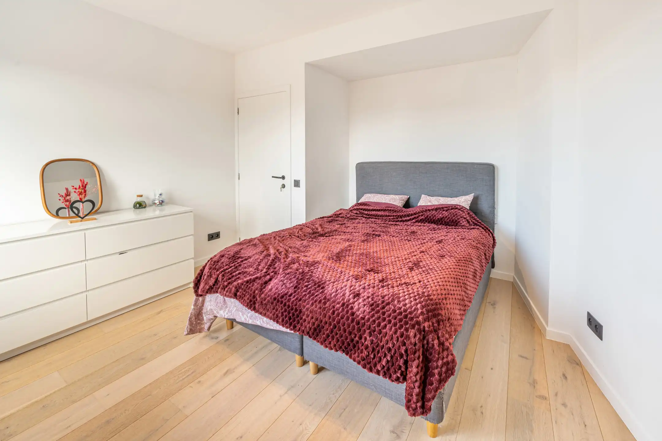 Knappe penthouse met terras en prachtig uitzicht foto 7