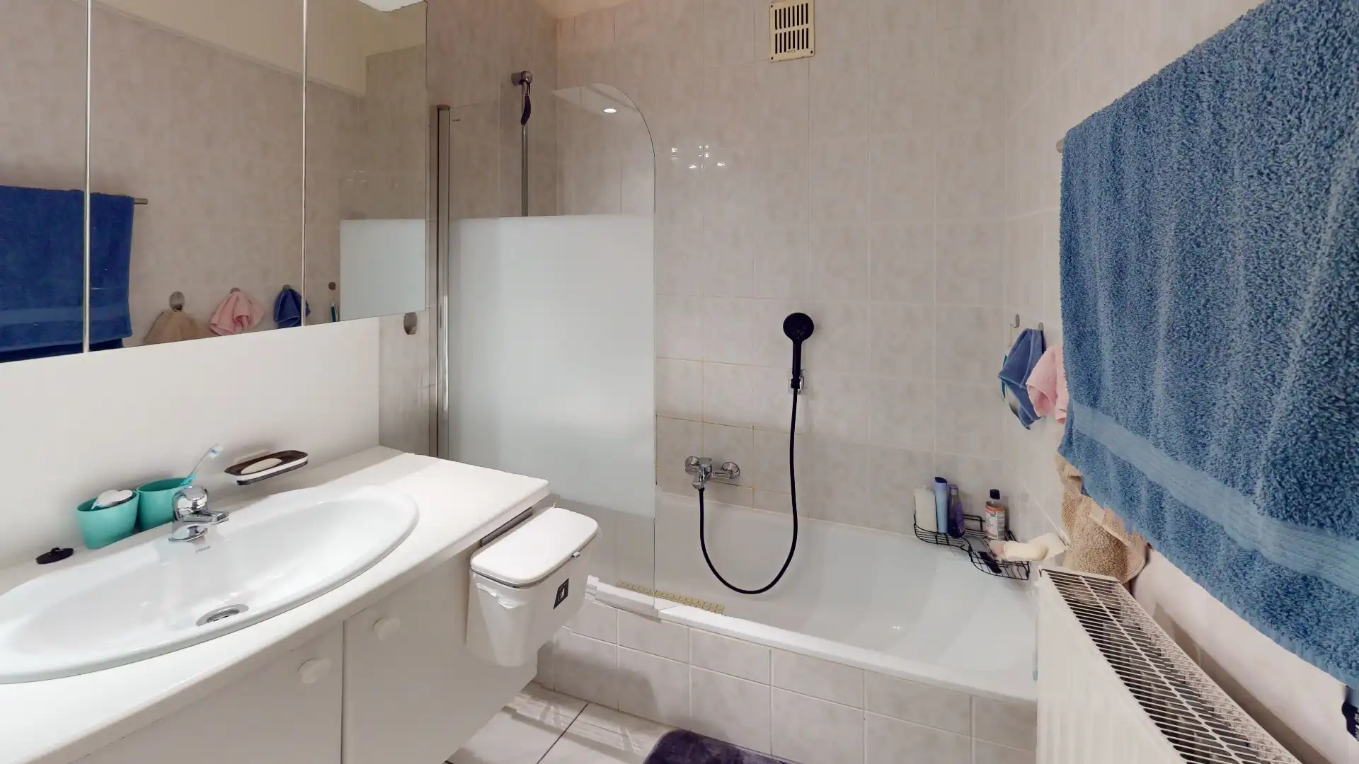 Instapklaar zuidgericht appartement met 2 slaapkamers, vlakbij de Zeedijk foto 5