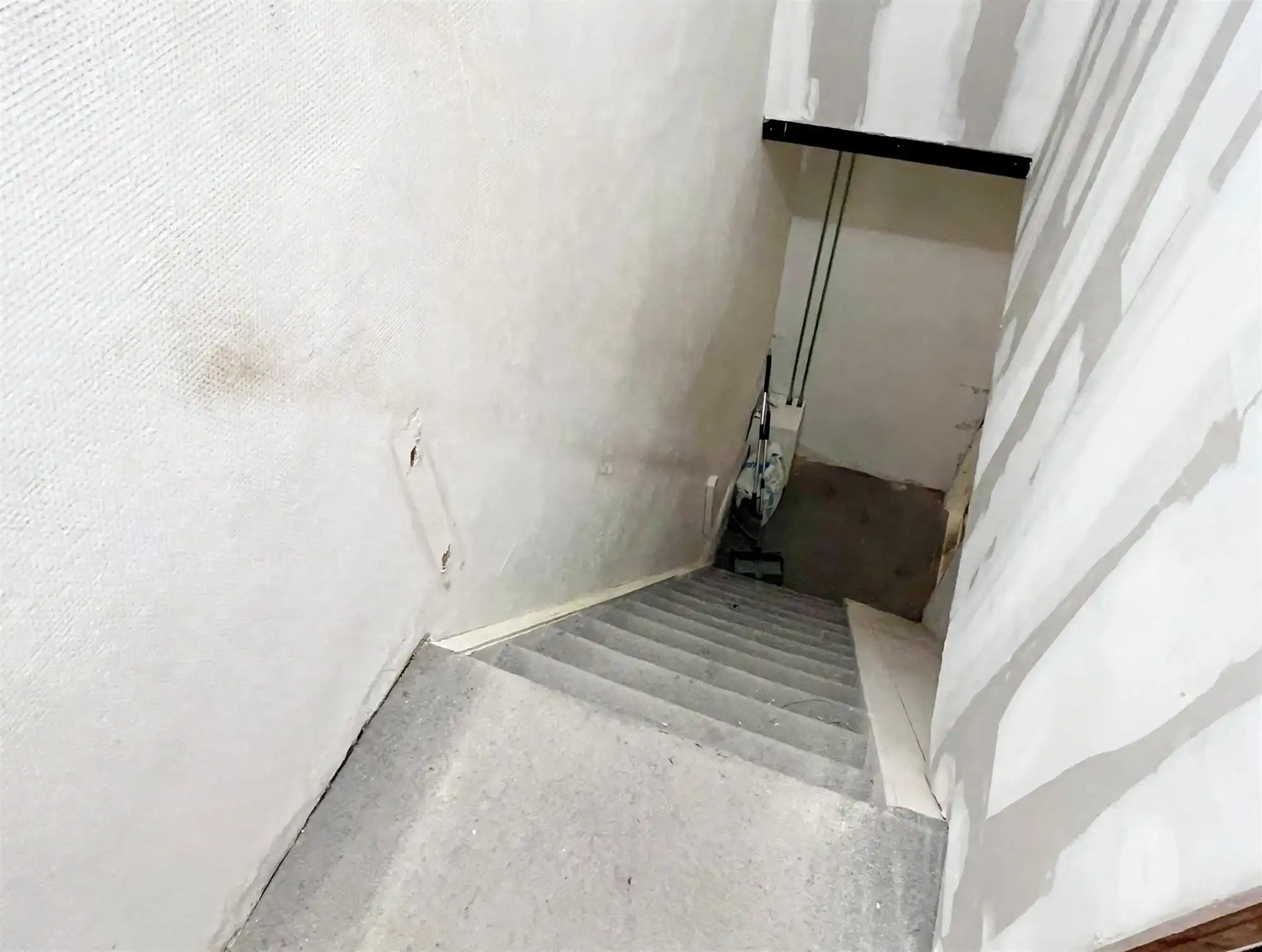 ruime woning met 4 slaapkamers, tuin en achteringang. foto 21