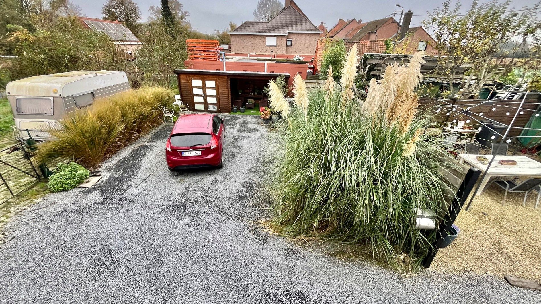 Landelijke woning met 2-3 kamers oprit en tuin foto 18