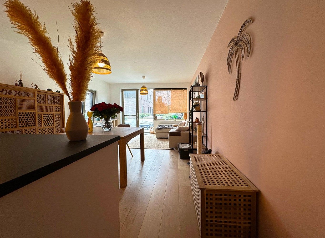 Gloednieuw, gelijkvloers appartement met 2 slaapkamers & autostaanplaats! foto 3