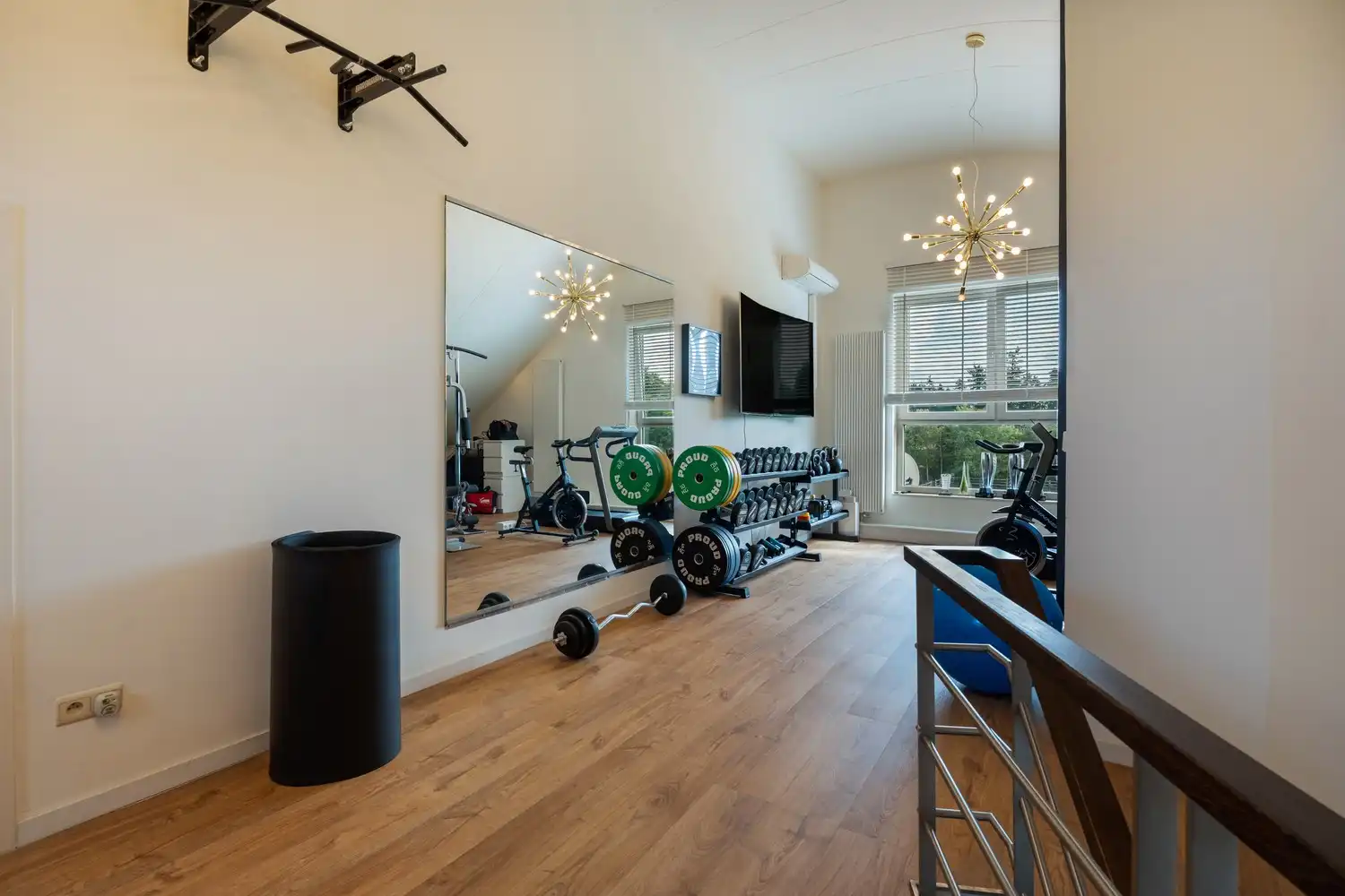 Royale villa van 461 m² met luxe afwerking gelegen in een rustige en geliefde woonomgeving te Neerharen foto 31