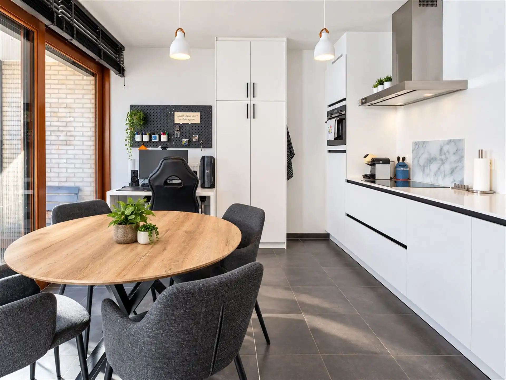 Stijlvol gelijkvloers met terras en tuin in Lier foto 4