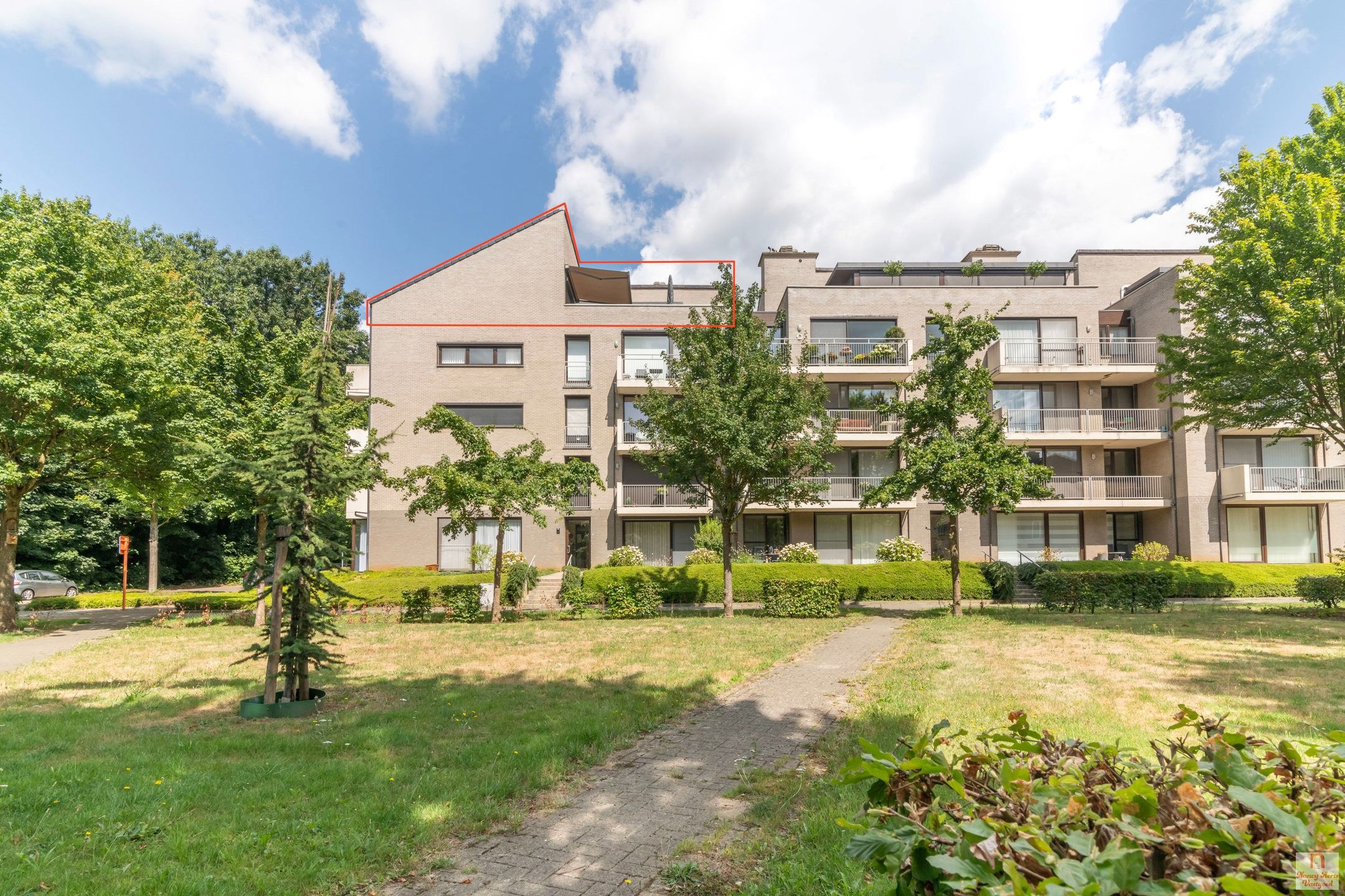 Elegant penthouse met zonneterras in hartje Beringen foto {{pictureIndex}}