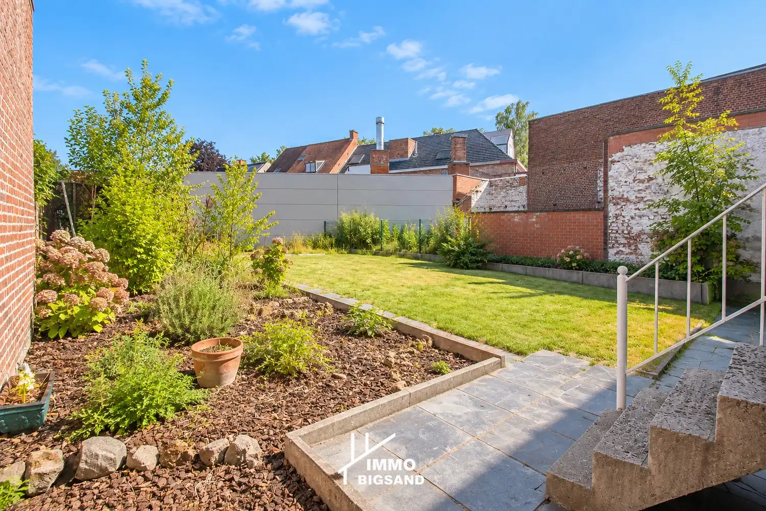 Een ruime gezinswoning (voorheen twee woningen) met 3 slaapkamers en garage met ruime tuin foto 15
