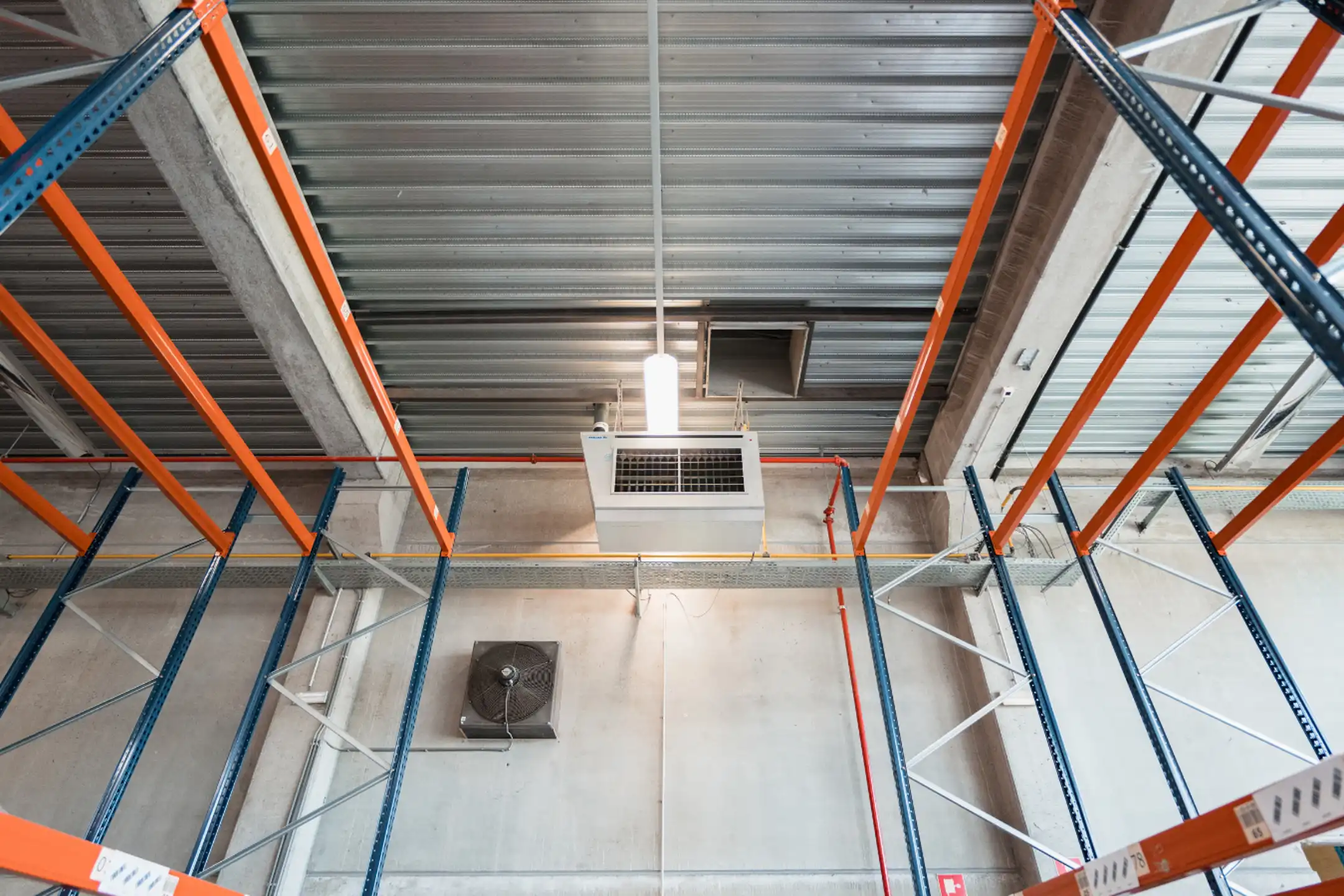 Modern bedrijfsgebouw langs E17 in Zwijndrecht foto 37