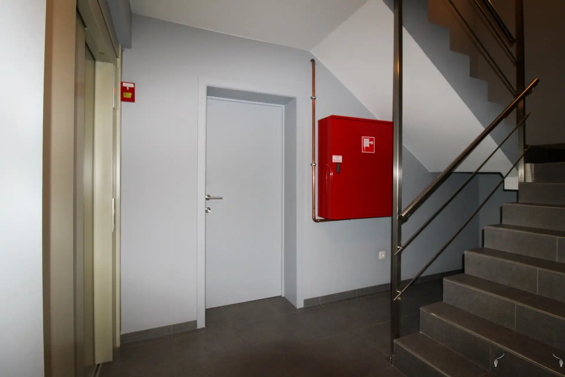 appartement op 2e verdieping met terras, autostaanplaats en berging foto 3