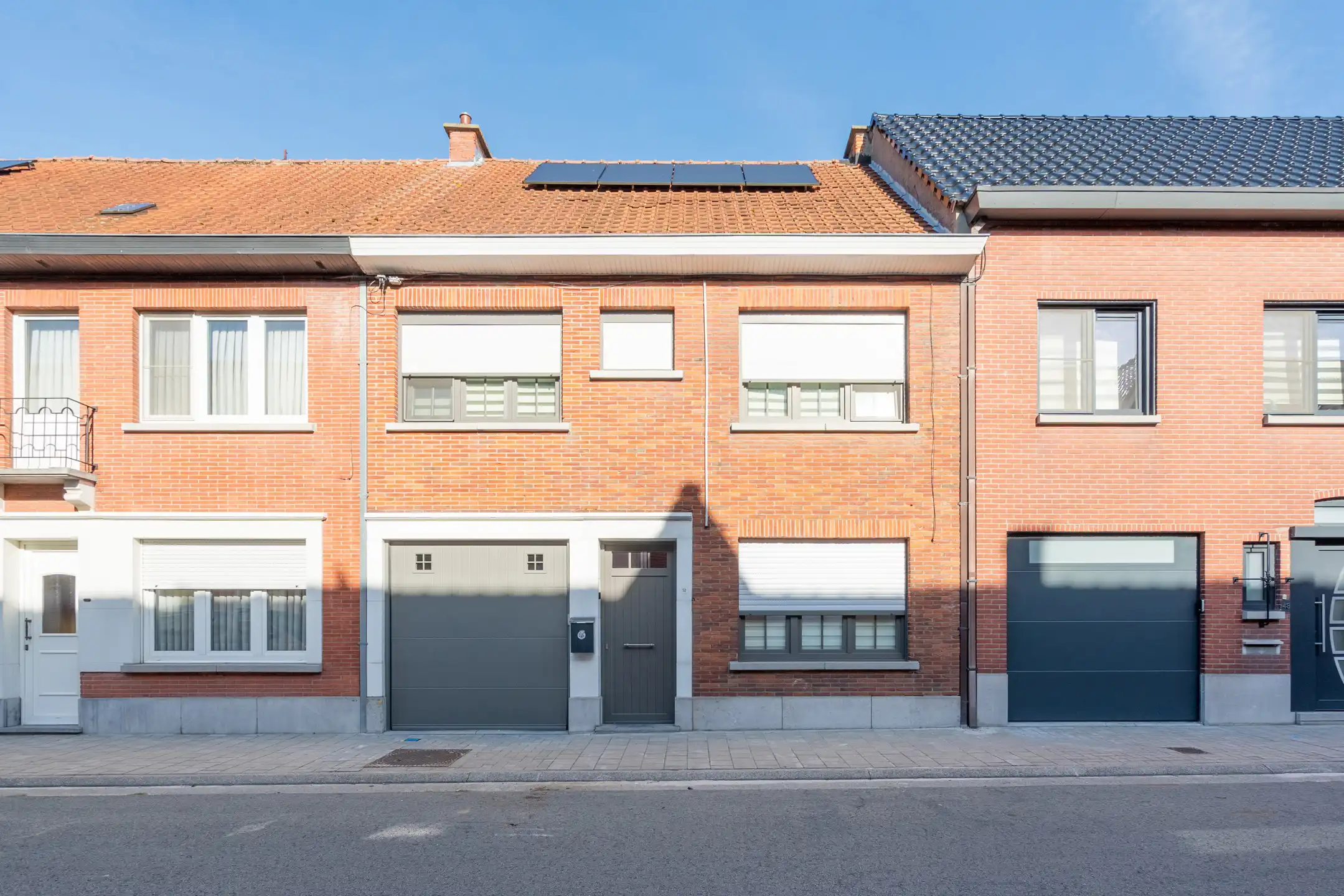 Leuke gezinswoning met tuin in het centrum van Zele foto {{pictureIndex}}