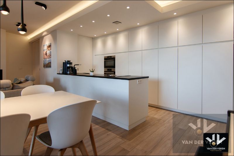 APPARTEMENT MET 2 SLAAPKAMERS “RESIDENTIE ZUIDZICHT” GELIJKVLOERS GRENZEND AAN BINNENTUIN foto 5
