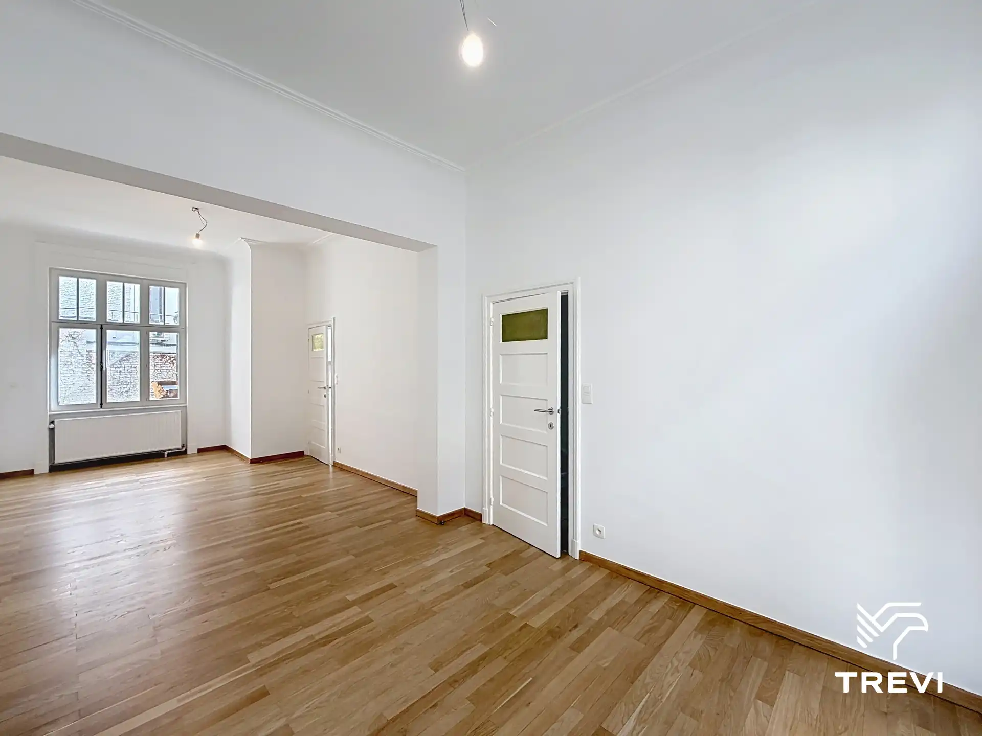 TOUR & TAXIS – Prachtige woning met 4 slaapkamers, terras en tuin! foto 2