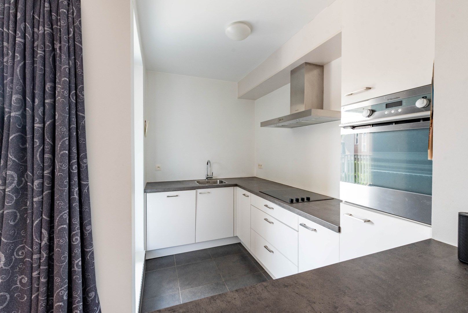 Modern appartement met terras en autostaanplaats foto 10