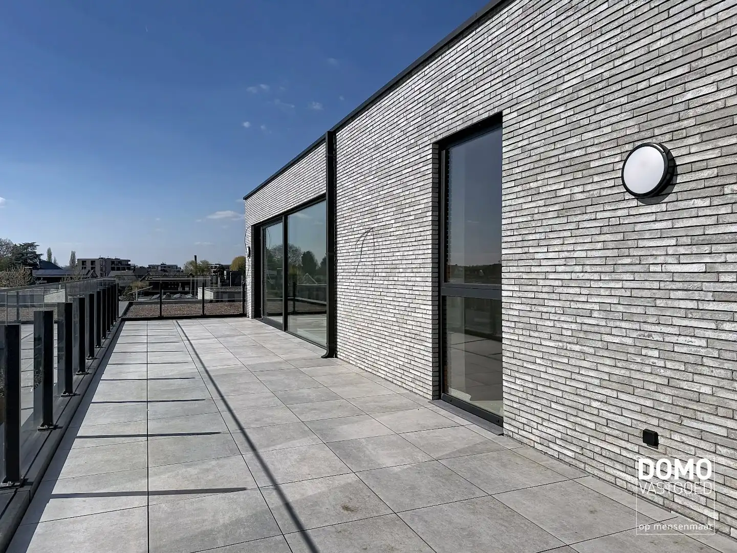 KNAP ARCHITECTURAAL WOONPROJECT IN HET CENTRUM VAN KERMT foto 3
