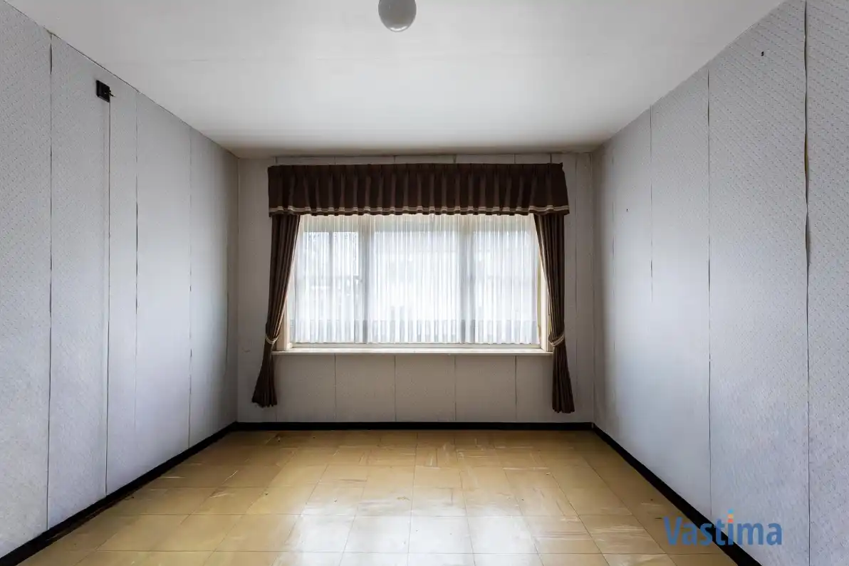 Woning met loods en grote tuin foto 18