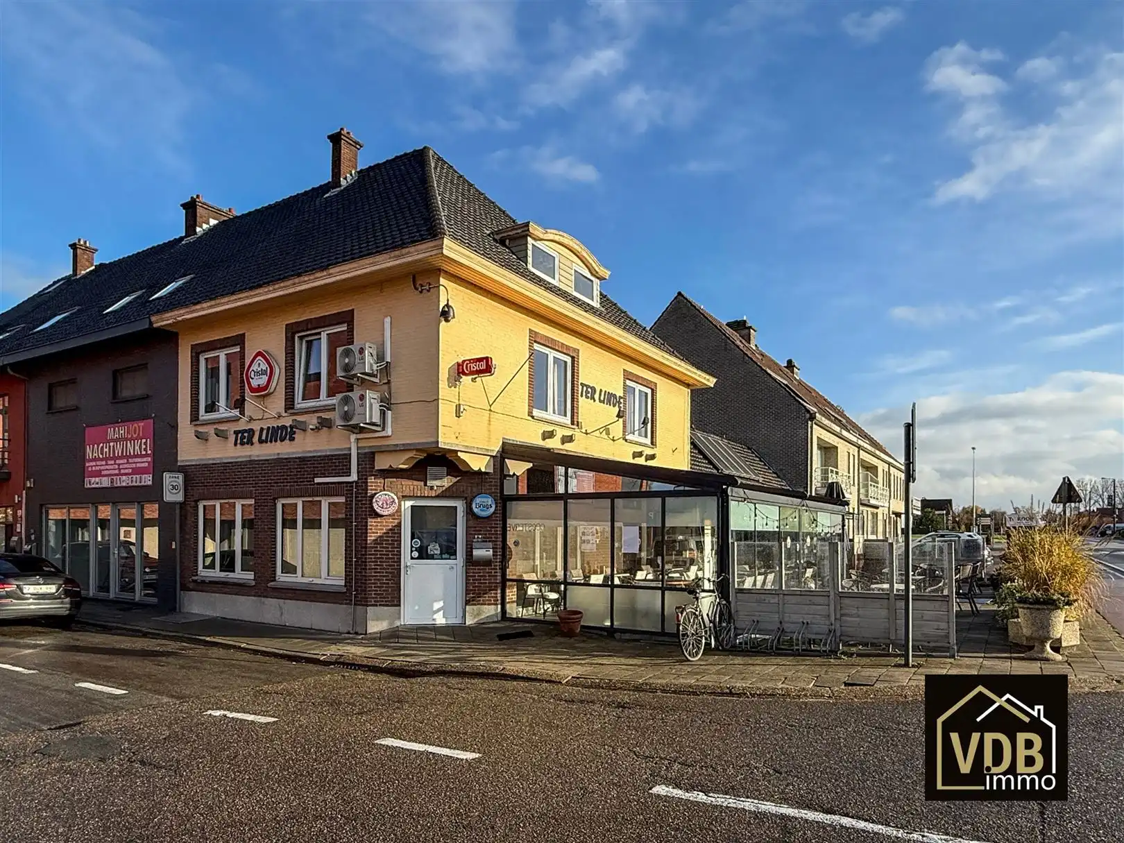 HANDELSHUIS MET WOONST foto 56