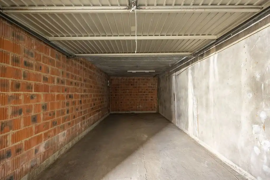 Ruim 3 slpk appartement met terras en garagebox foto 21