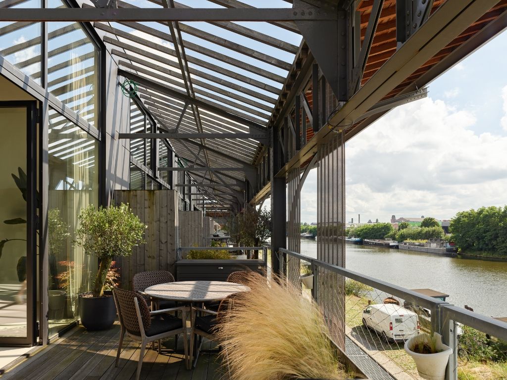 Uitzonderlijke duplex-design loft. Luxueus wonen in een beschermd gebouw met rijkelijke industriële voorgeschiedenis. foto 6