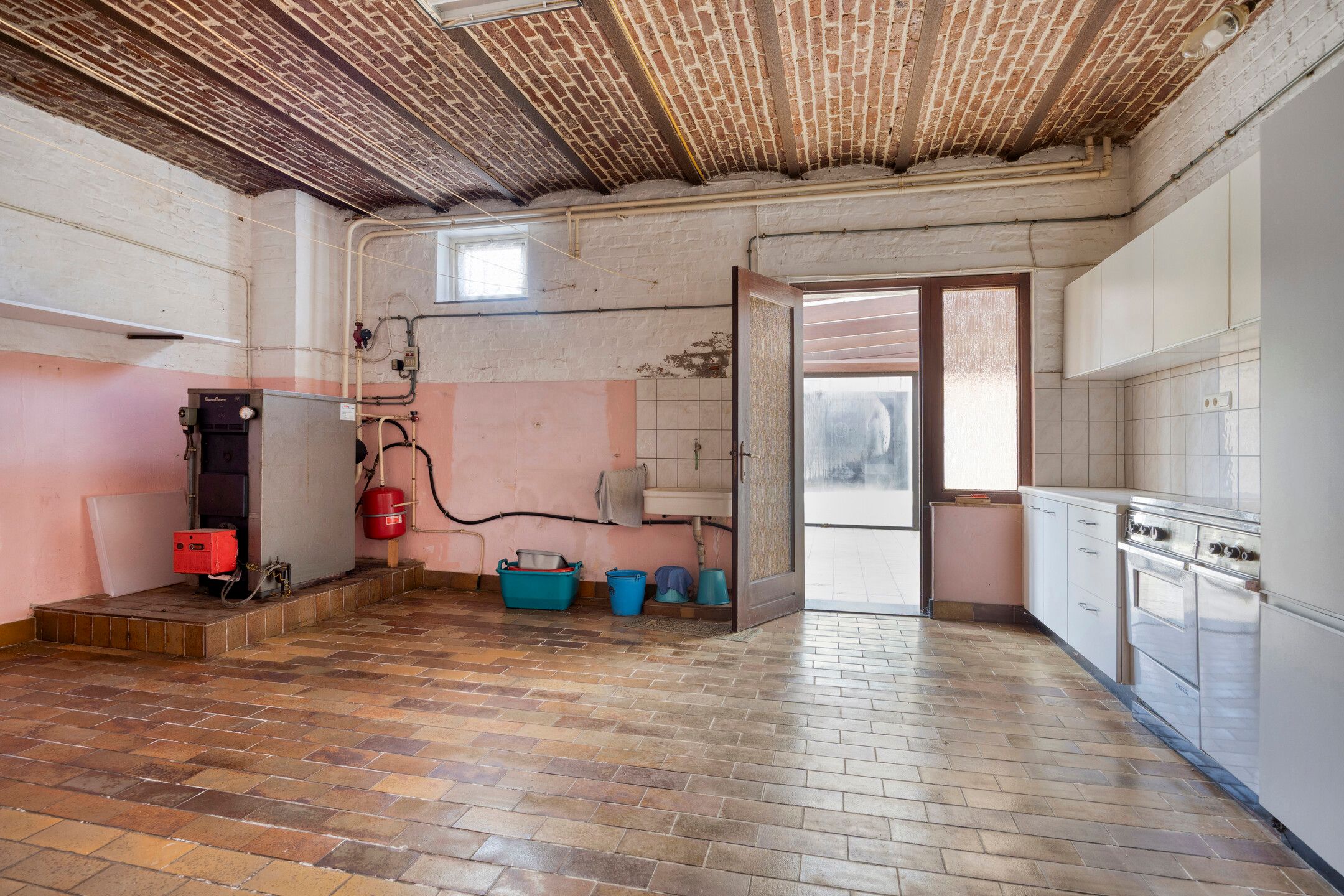 Te renoveren hoeve met weide op 72are foto 11