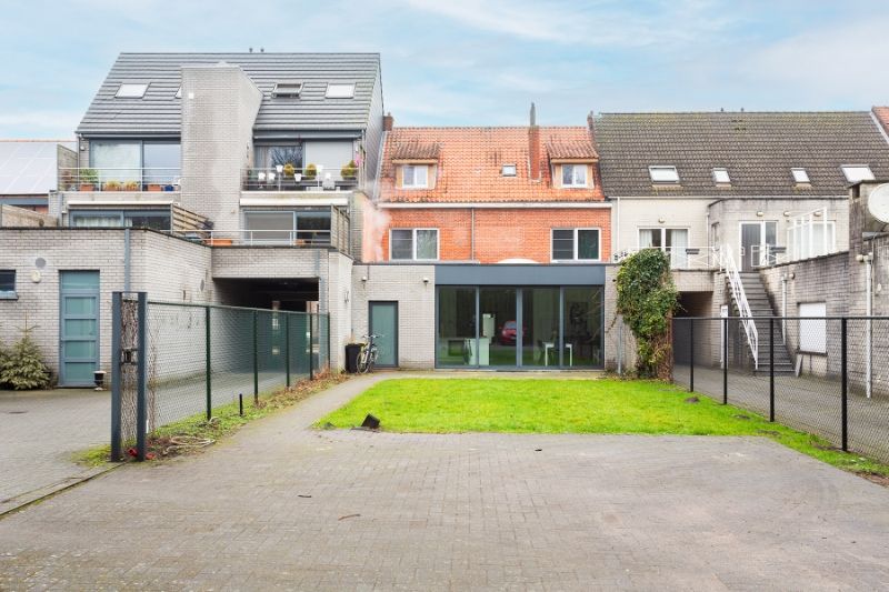 Ruime gerenoveerde woning in hartje Essen foto 3