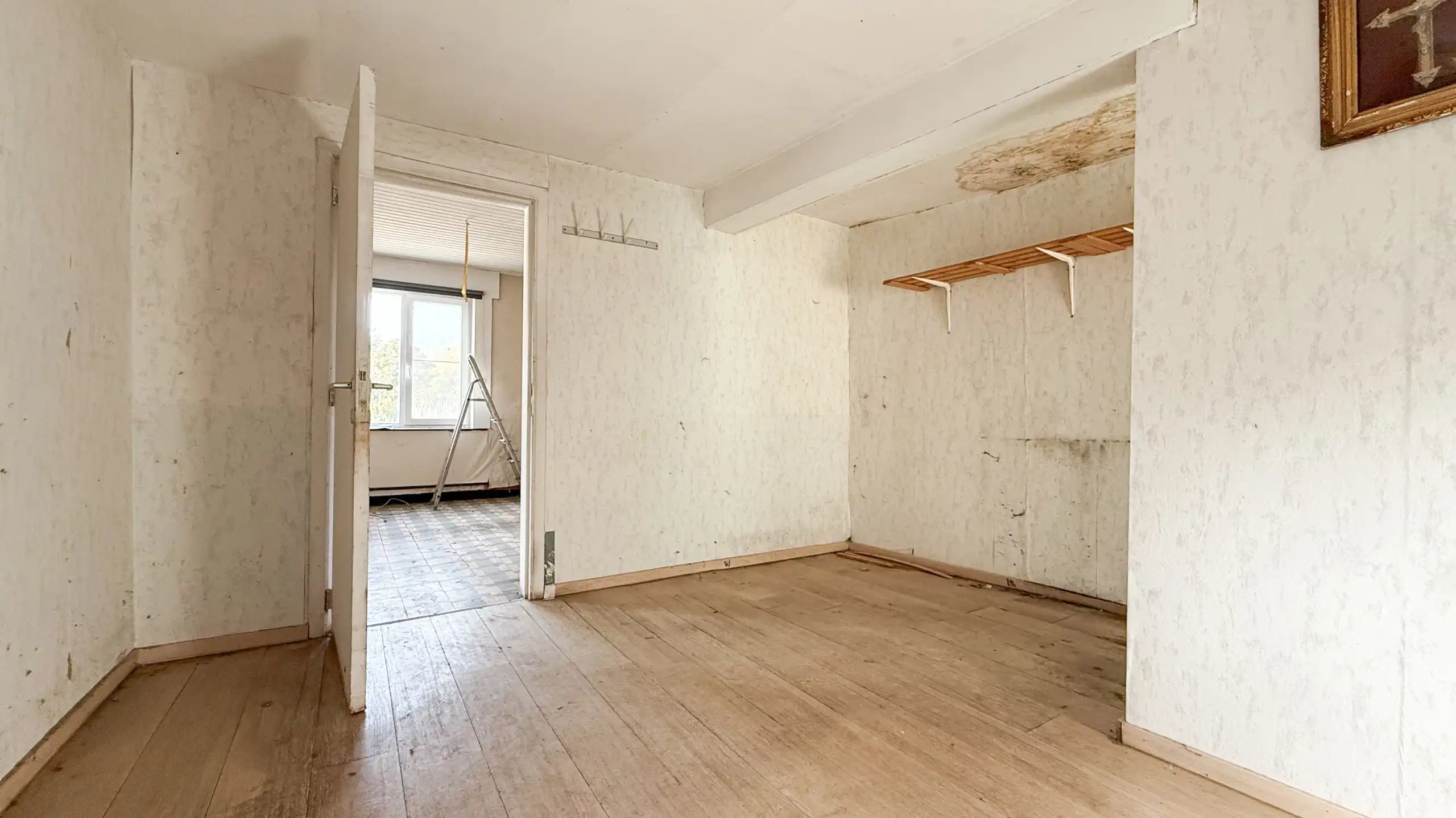 Te  renoveren HOB met veel mogelijkheden! foto 11