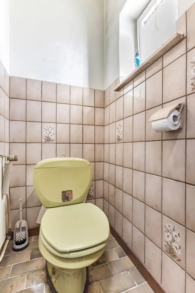 Te renoveren woning met 2 slaapkamers, zolder en tuin foto 9