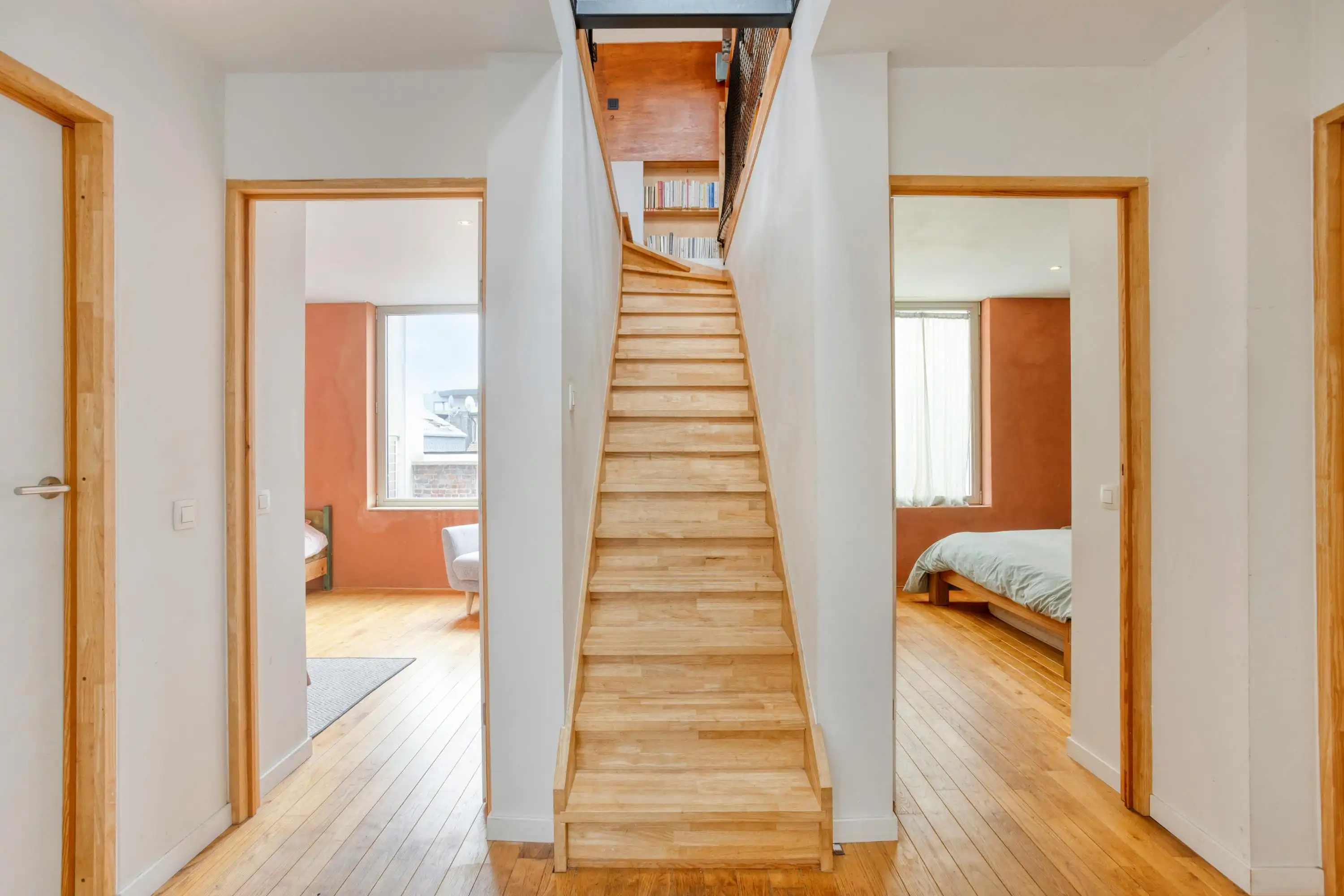 Atypisch appartement te koop in Brussel: Uitzonderlijke triplex met terras (EPC B) foto 9