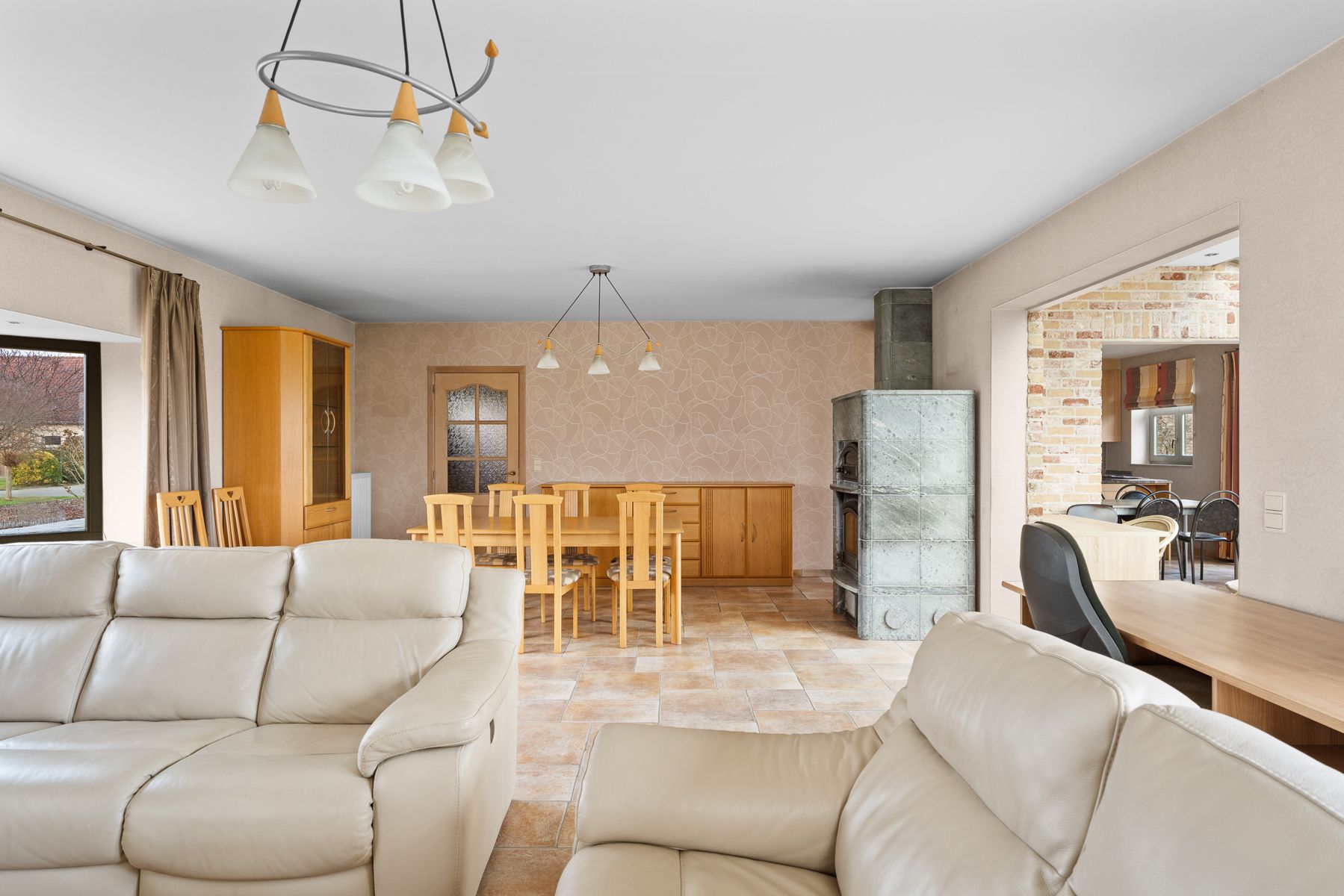 Unieke woning met een openzicht te Knesselare! foto 3