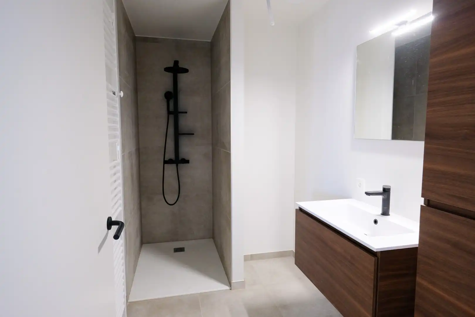Modern nieuwbouwappartement met ruim terras in Adegem foto 8