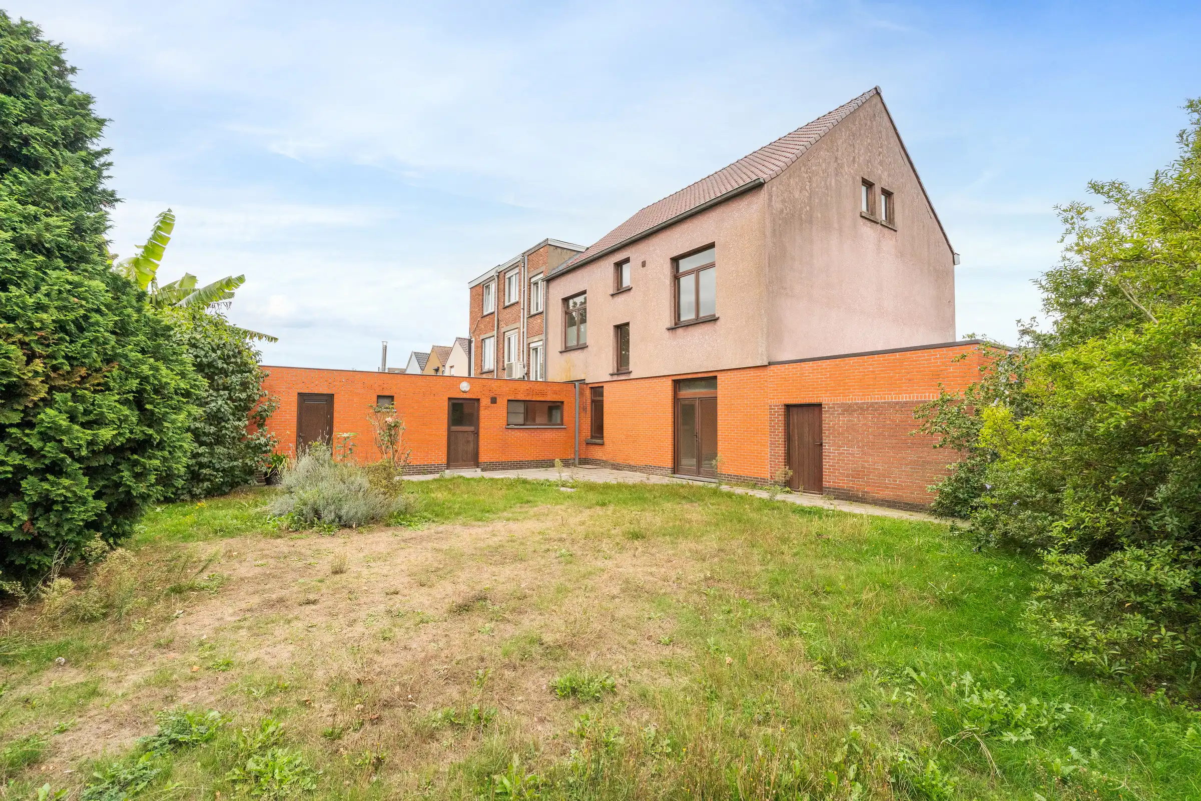 Voormalige pastorij op 520 m² met garage foto 18
