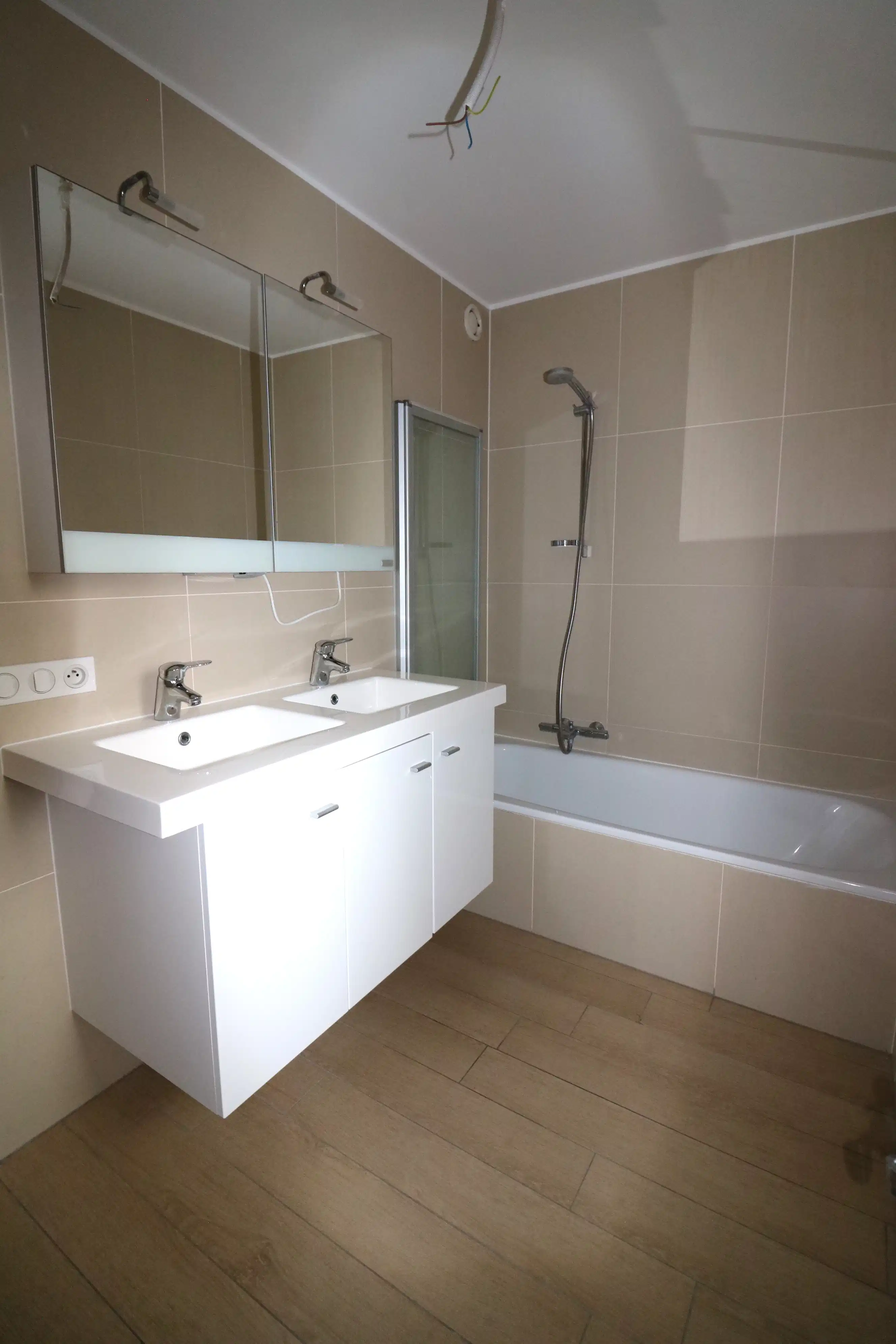 Ruim duplexappartement met 2 slaapkamers foto 3