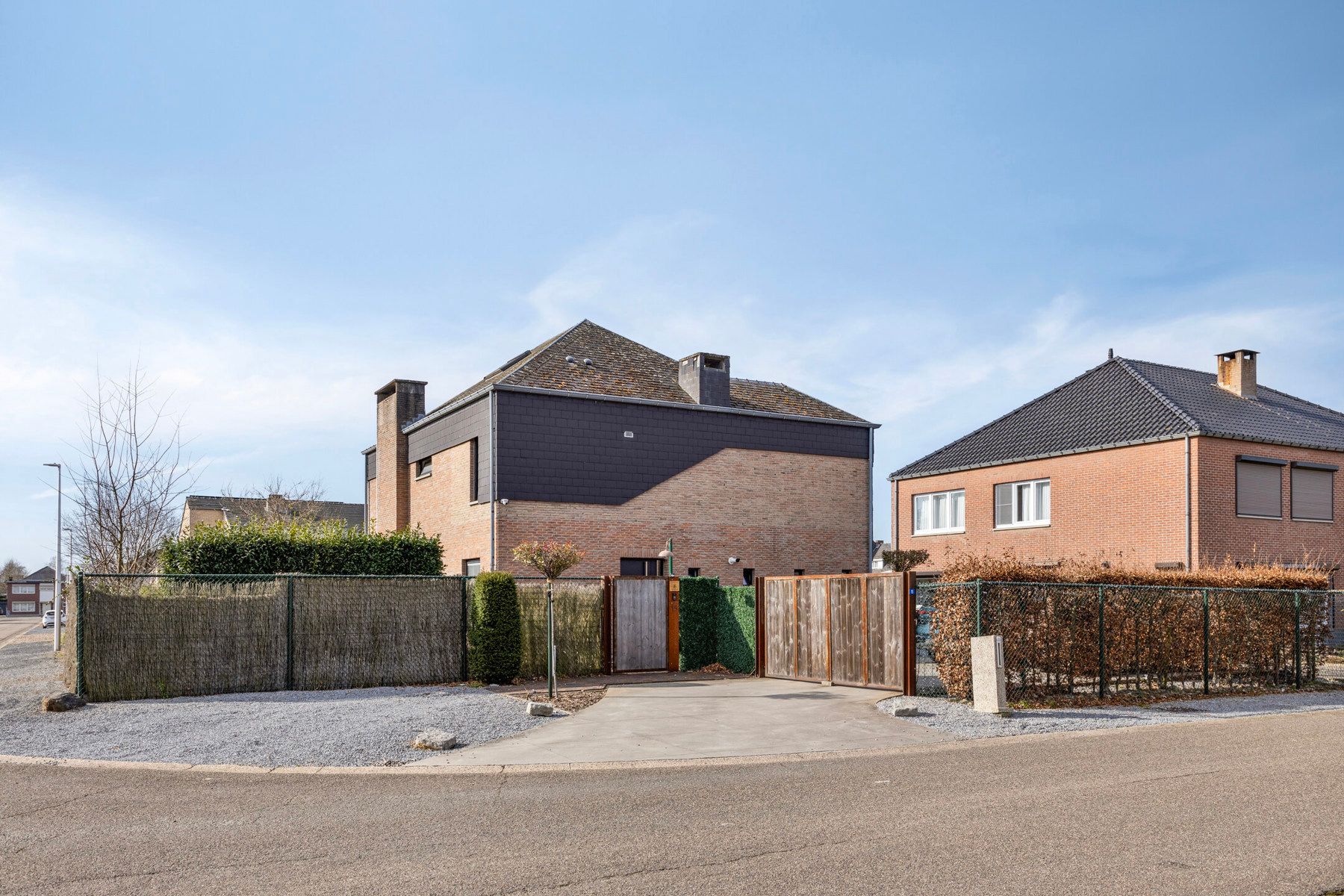 karaktervolle woning op ruim perceel foto 3