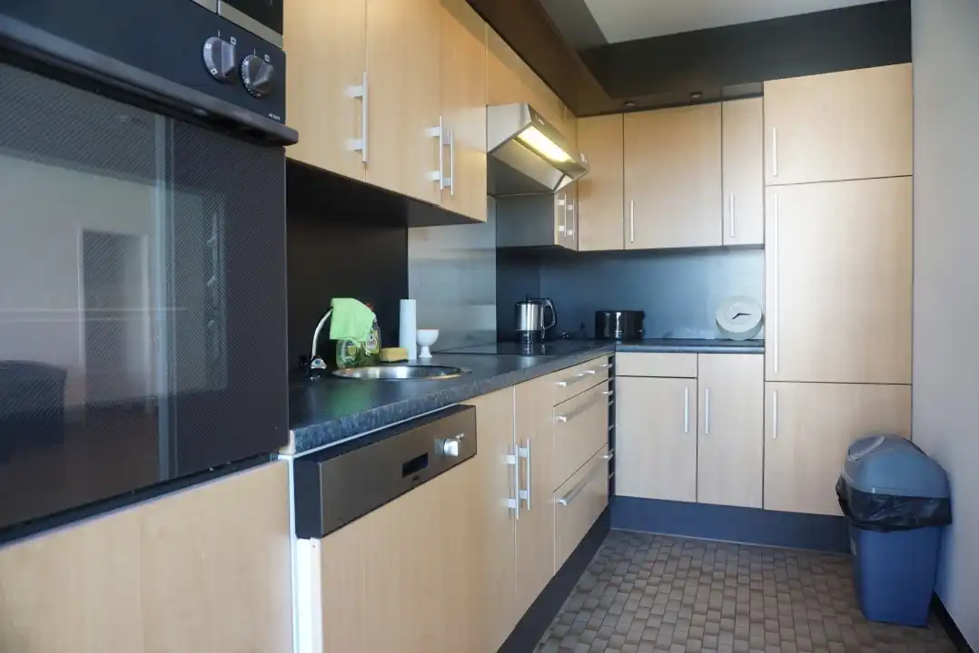 Deels gemeubeld appartement met garagebox en kelder foto 9