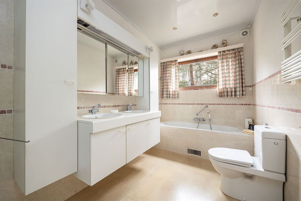 Prachtig gelegen half open villa aan het Groot Kasteel van 's-Gravenwezel foto 6
