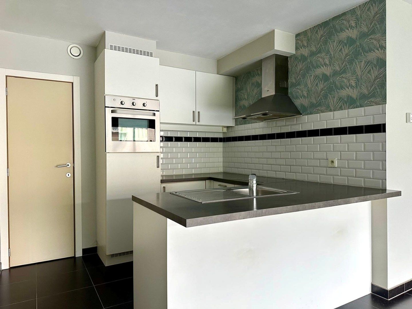 Rustig gelegen appartement vlakbij station Brugge, omringd door groen foto 4