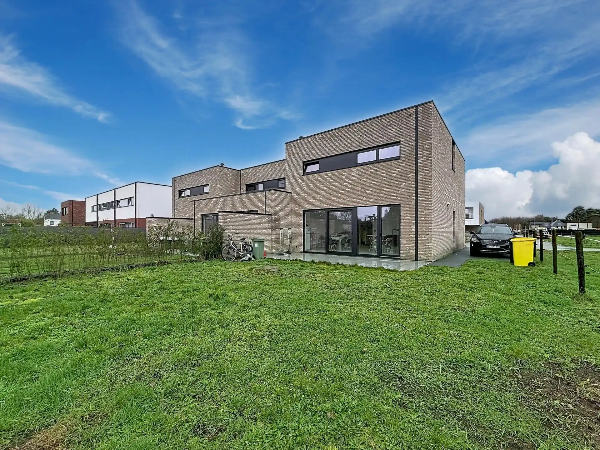 Prachtige nieuwbouw-woning te huur met 3 slaapkamers, terras en tuin en zonnepanelen. foto 18