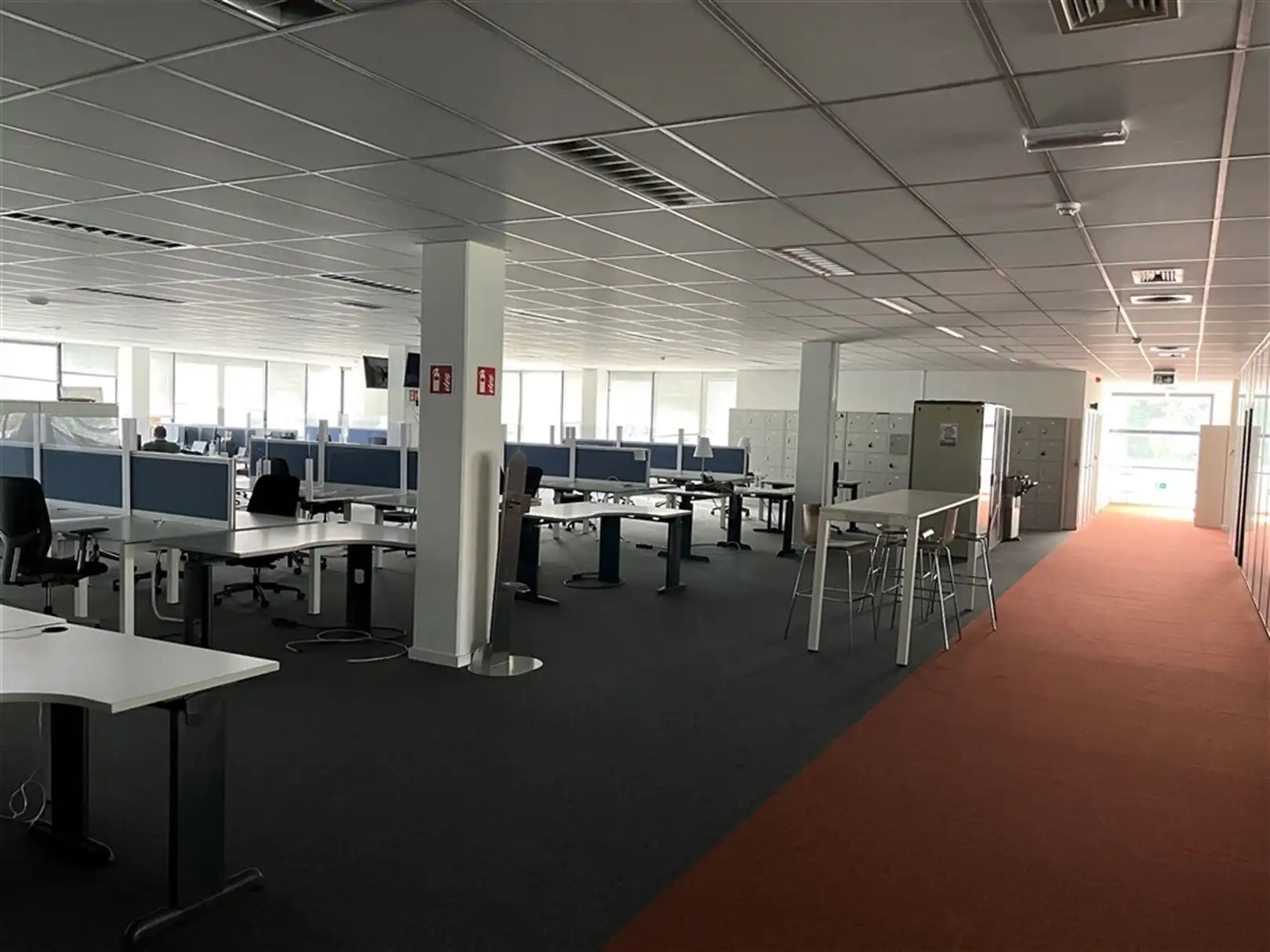  COMMUNICATION CENTRE: 1.160m² foto 4